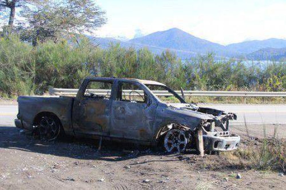 Una camioneta se incendi� en la ruta 40