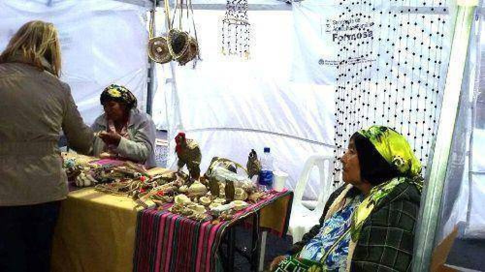 Agricultores familiares formose�os en festejo nacional de la Semana de Mayo