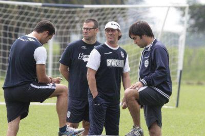 Troglio con la tarea de rearmar la defensa