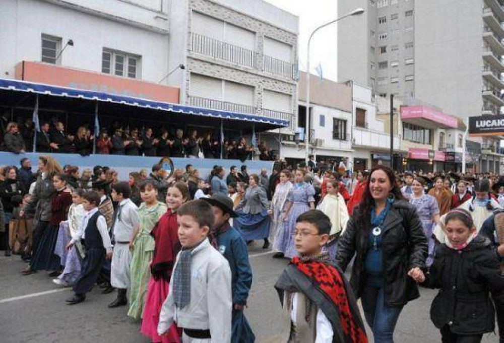 Con una nueva edici�n del Tandil Desfila, la ciudad celebra el 25 de Mayo