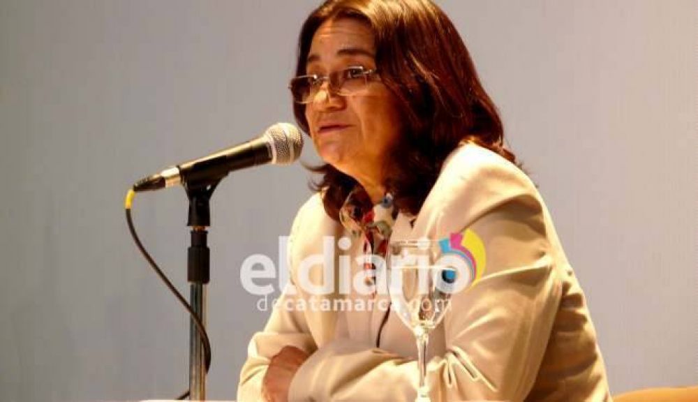 La Gobernadora preside el acto por el 25 de Mayo
