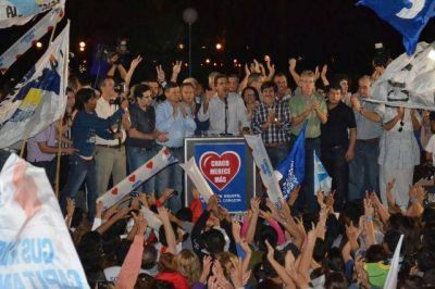 Capitanich: �Vamos a ir a buscar el voto casa por casa�