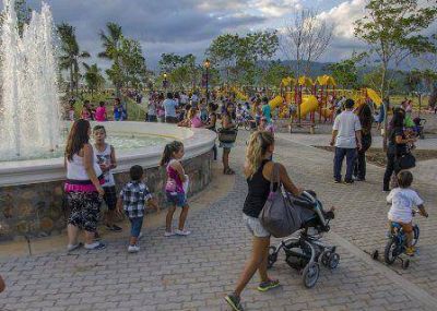 Actividades deportivas y culturales en el Parque del Bicentenario
