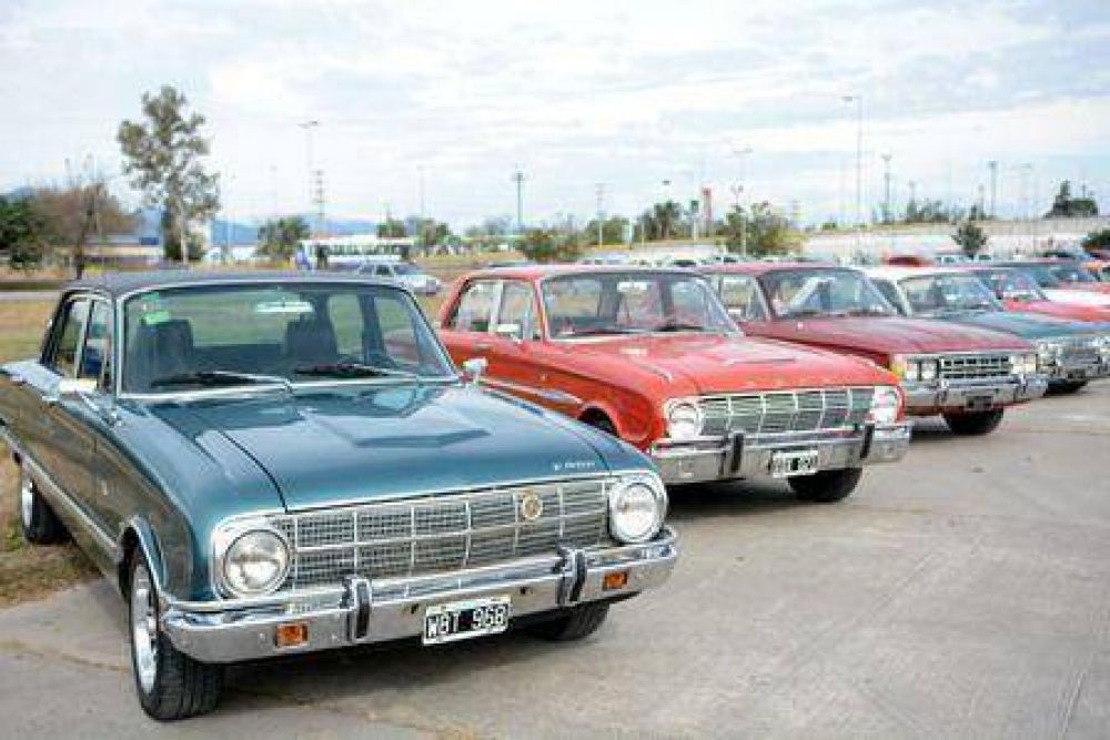 Cerca de 200 autos en la exposici�n de Tuning y Audio Car