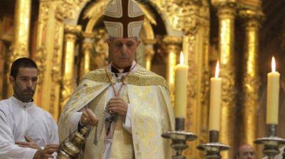 En el Tedeum porte�o, Poli pidi� 