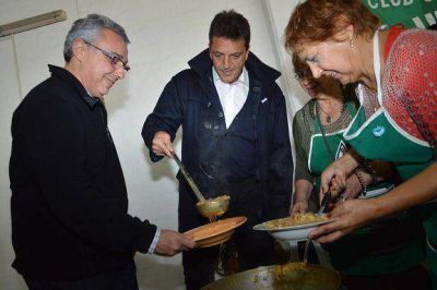 Massa y Zamora celebraron el 25 de Mayo junto a los vecinos de Tigre