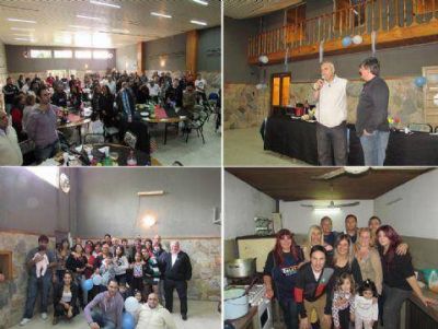 El Frente Renovador festej� el 25 de mayo con un locro popular