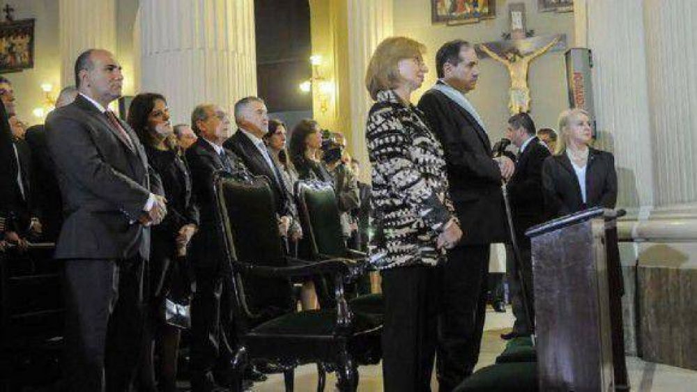 Zecca pidi� a los dirigentes pol�ticos dejar intereses mezquinos de lado