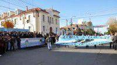 Se llevo a cabo el acto en conmemoraci�n al �205� Aniversario de la Revoluci�n de Mayo�
