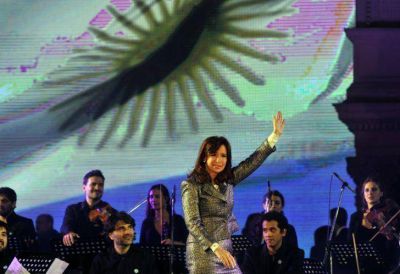 En su �ltimo 25 de Mayo como Presidenta, Cristina record� a N�stor y repas� su gesti�n