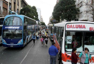 Un festejo patrio copado por la militancia kirchnerista