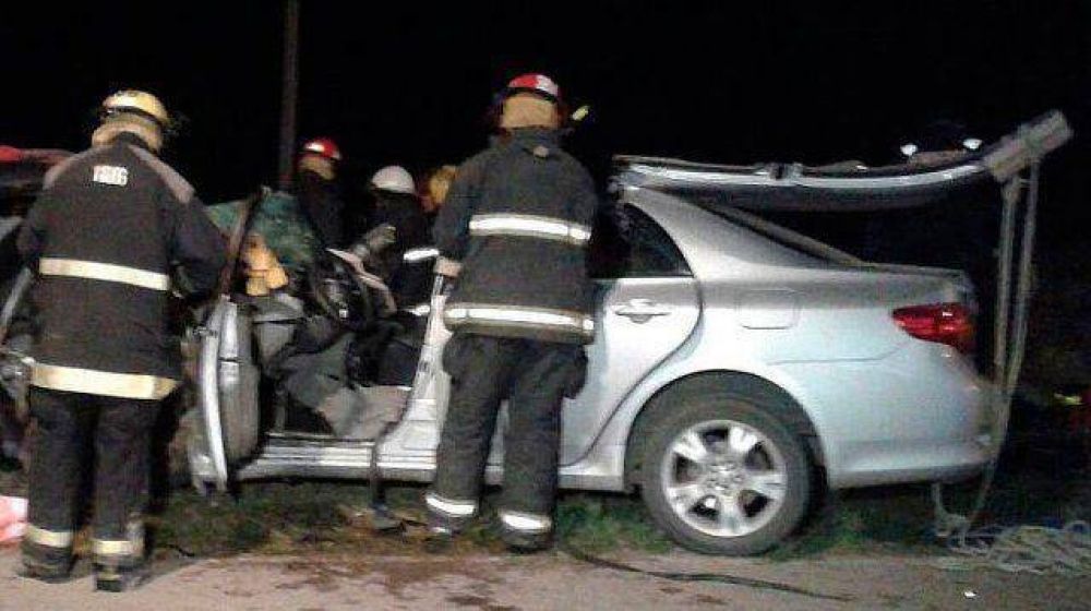 3 personas murieron, entre ellas un beb�, y otras 4 resultaron heridas tras un choque frontal