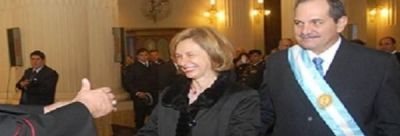 El gobernador presidi� los tradicionales actos del 25 de Mayo