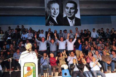 Alberto Rodríguez Saá confirmó que la lista Celeste Unidad tendrá al menos 5 precandidatos a intendente de San Luis