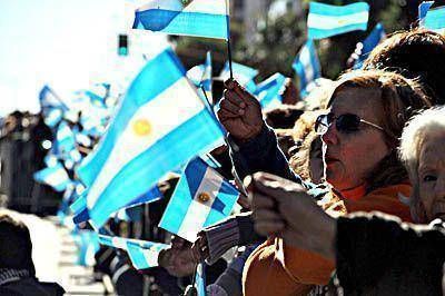 Mar del Plata celebr� el 25 de Mayo con un multitudinario festejo en el centro