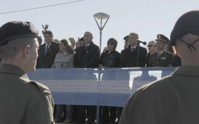 Eseverri encabez� el Acto Oficial por el 205� Aniversario de la Revoluci�n de Mayo