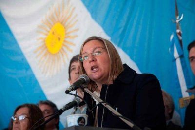 Emoci�n, danzas y un �clima pol�tico� en la celebraci�n de los 205 de la Revoluci�n de Mayo