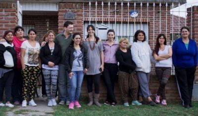 Sch�trumpf y Vuoto compartieron un locro con vecinos del Barrio El Martillo