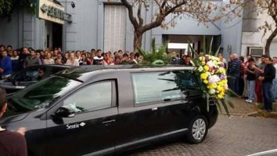 Emotivo adi�s a Cristian G�mez en Rafaela