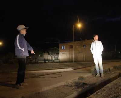 Falleci� el nene que arroj� un alambre a la l�nea el�ctrica mientras jugaba