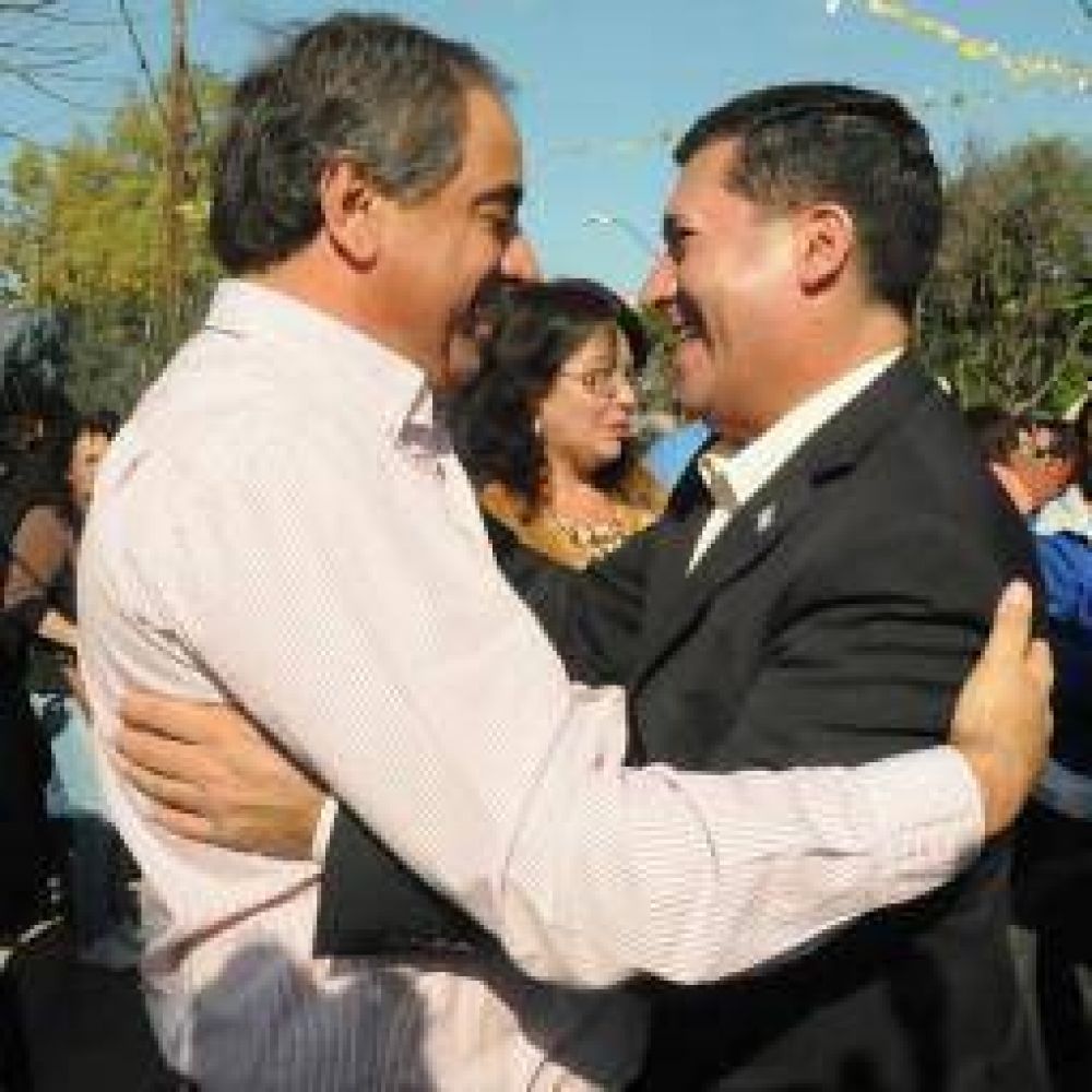 Pese a ser rivales el #5J, Casas y Mart�nez se dieron �la paz�