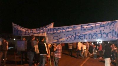 Vecinos cortaron la ruta 12 a 600 metros del cruce de Santa Ana