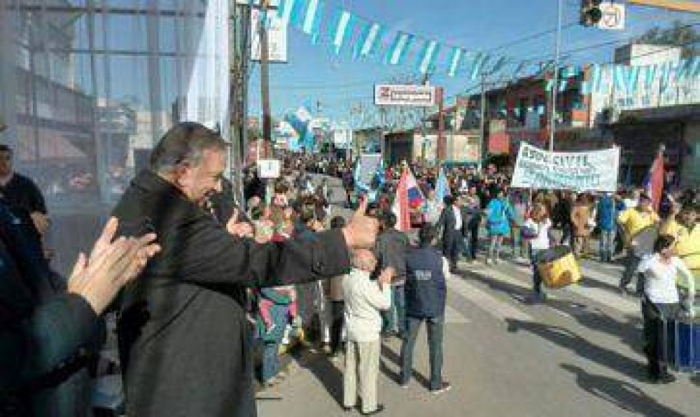 FpV: alcalde massista vuelve por las cloacas