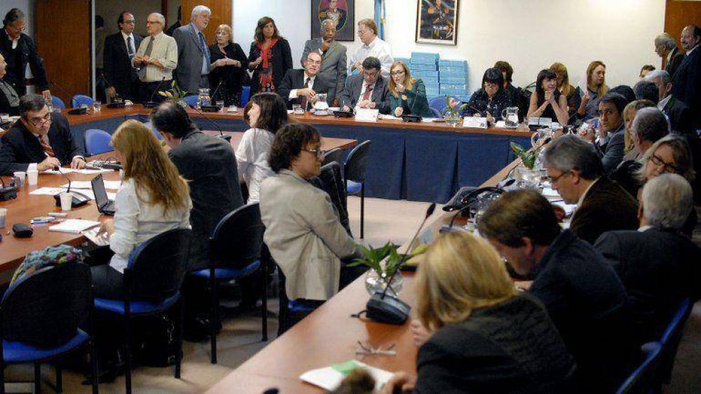M�s presi�n sobre la Corte Suprema: el oficialismo quiere investigar la reelecci�n de Lorenzetti