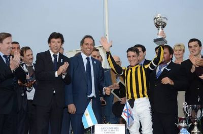 Posse y Scioli en el gran premio 25 de mayo que se corri� en San Isidro
