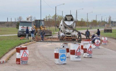 Realizan trabajos de pavimentaci�n en Del Valle y Circunvalaci�n