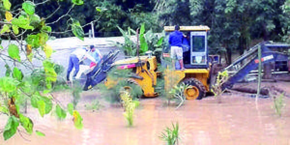 Casi un centenar de evacuados en Clorinda y p�rdida generalizada en los peque�os productores