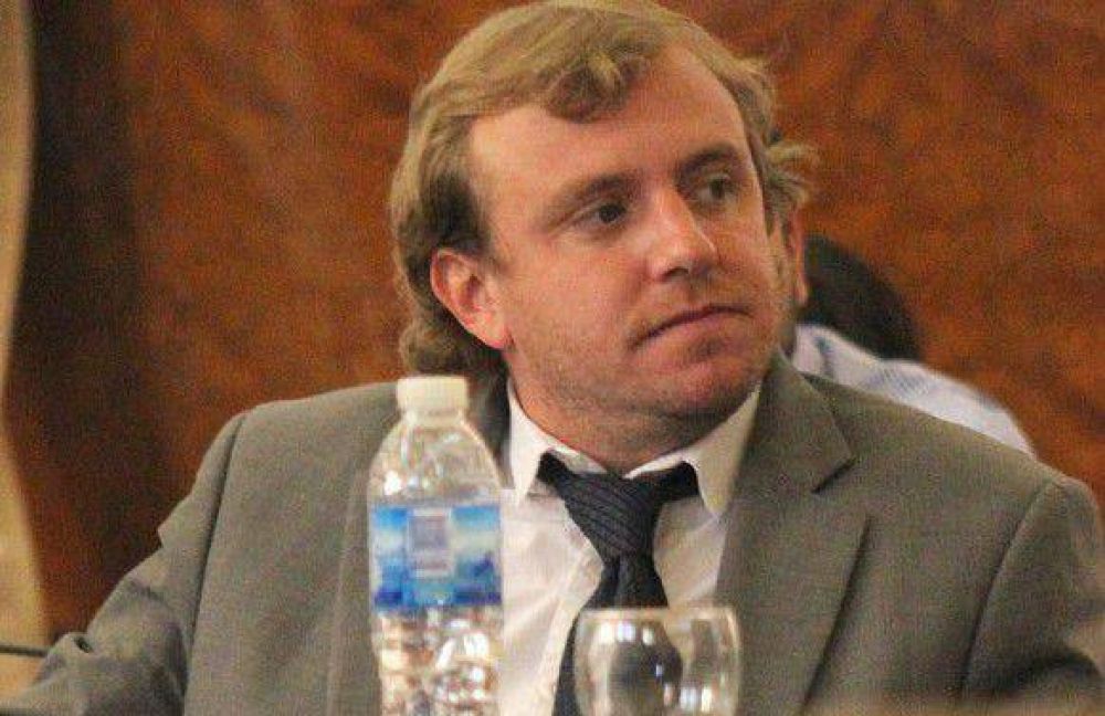 Maraude: �A Piccolo no le interesa la situaci�n de los colegios de Mar del Plata�