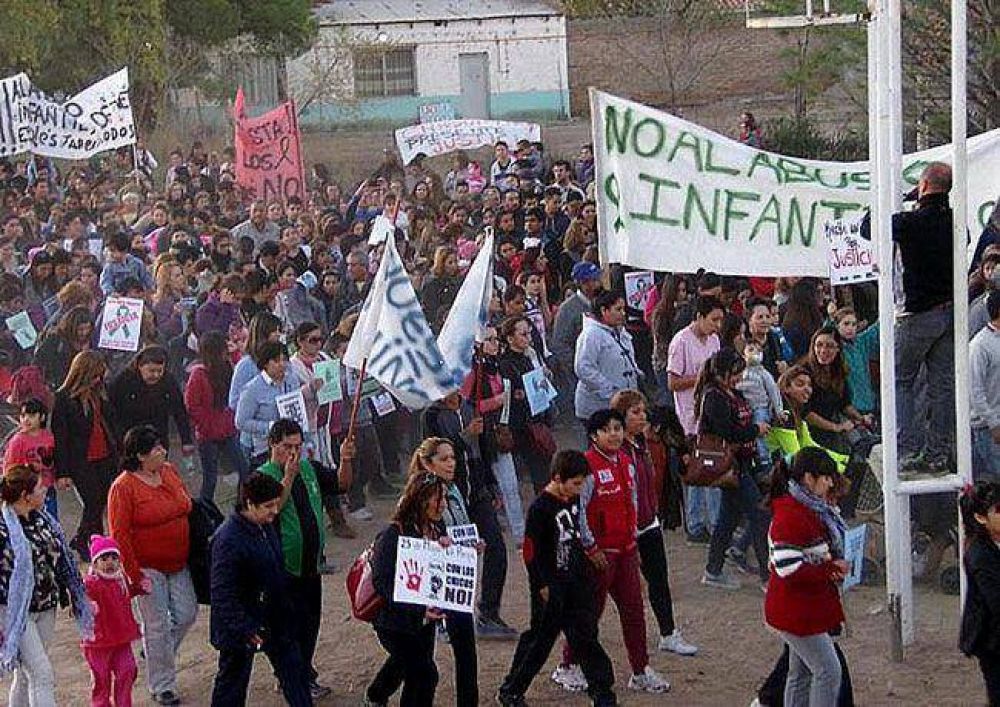 25 de Mayo: tres mil vecinos marcharon pidiendo justicia por los abusos en el jardn