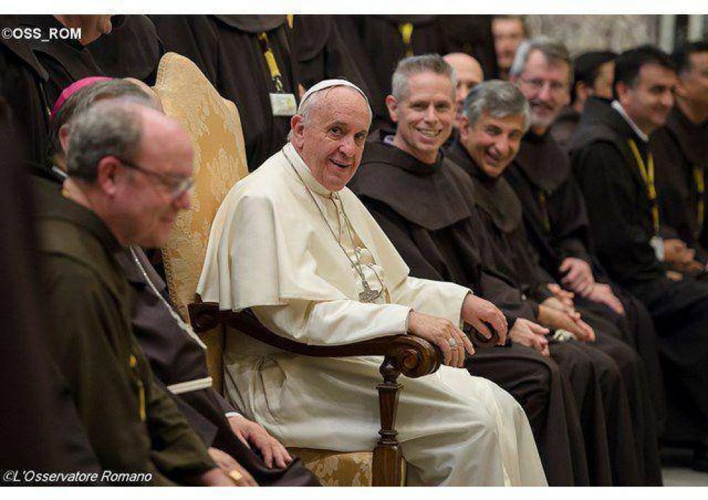 El pueblo los ama, sean pobres y humildes, dijo el Papa a los Frailes Menores
