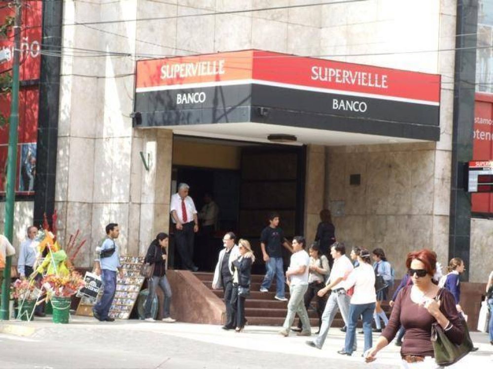 Hasta el jueves no habr� bancos y aseguran dinero en los cajeros