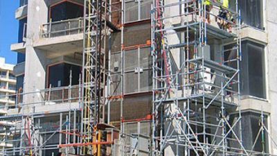 Ediles abordan casos de edificaciones irregulares