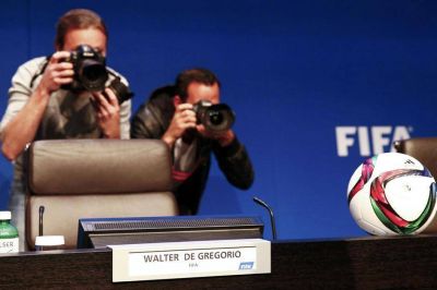 Cu�les son las causas que por las que detuvieron a los dirigentes de FIFA