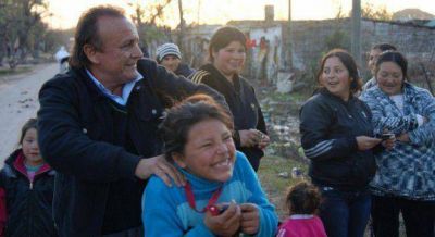 �Del Sel hace campa�a en barrios carenciados ocultando a Macri?