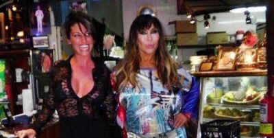 Despu�s de quemarse en la cama solar, a Vicky Xipolitakis la mordi� un perro