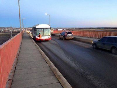 Colectivo con problema mec�nico complic� el tr�nsito a media ciudad de R�o Grande