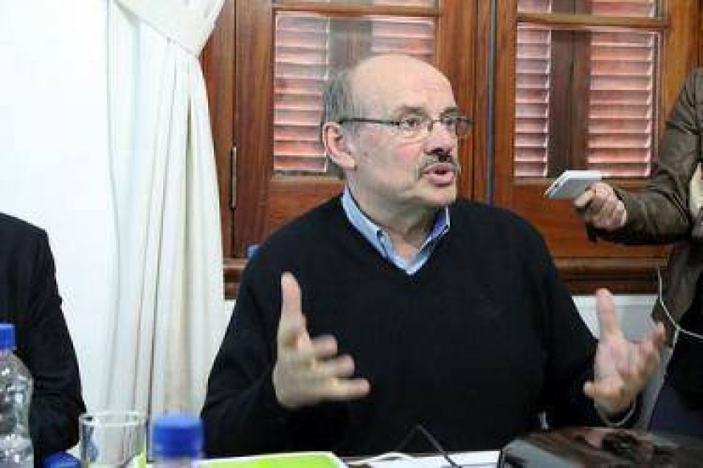 Di Gi�como dijo que difundir la gesti�n de Weretilneck en las facturas de servicio �es una promoci�n institucional�