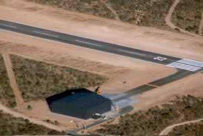 Buscan establecer por ley uso p�blico de aeropuerto vinculado con Lewis