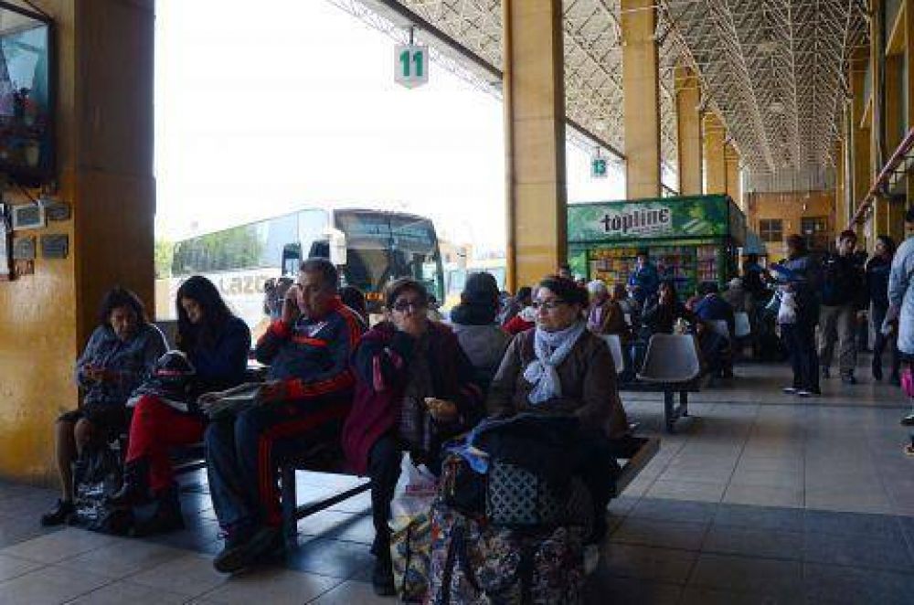 Se levant� el paro de transportes