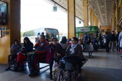 Se levant� el paro de transportes