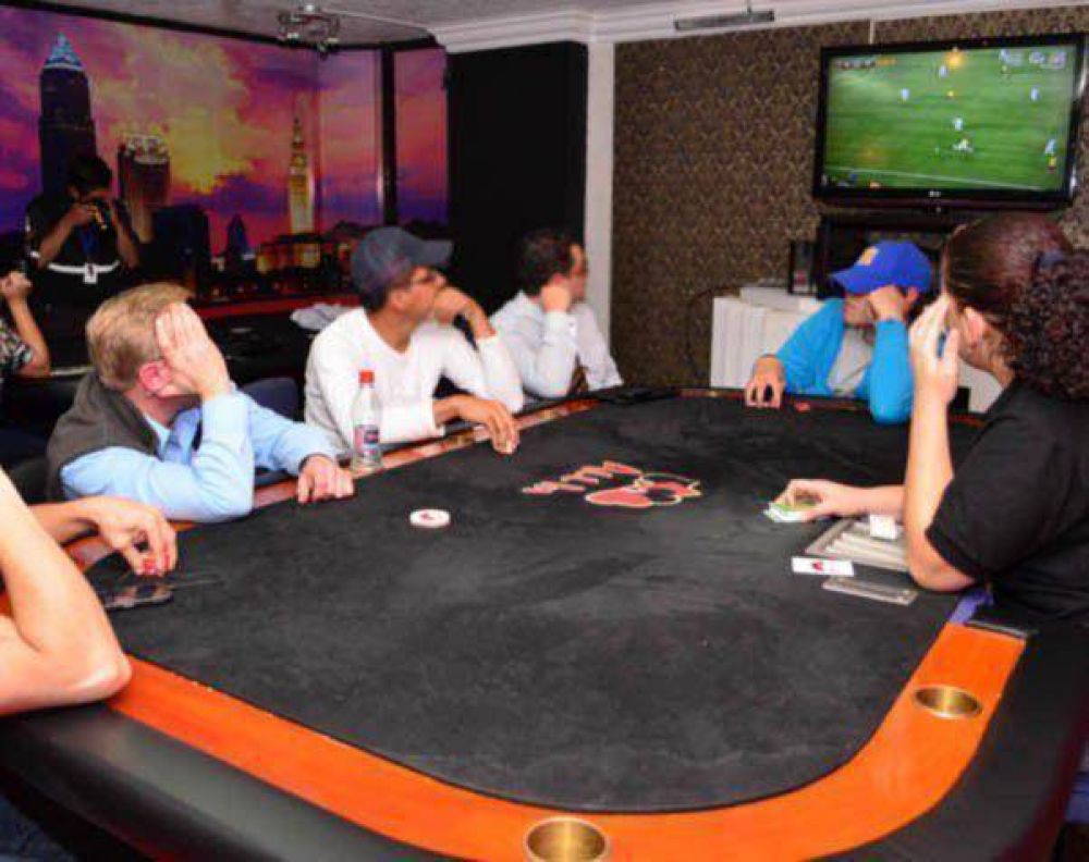 Un Casino Clandestino se habr�a mudado a un club cercano al Hospital Municipal