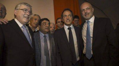 Buzzi y Scioli analizaron �proyectos en com�n para el pa�s y la provincia�