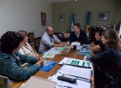 El intendente se reuni� con directivos de la Escuela N� 1