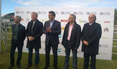 Se inaugur� La Naci�n Ganadera con Sergio Massa y De Narv�ez
