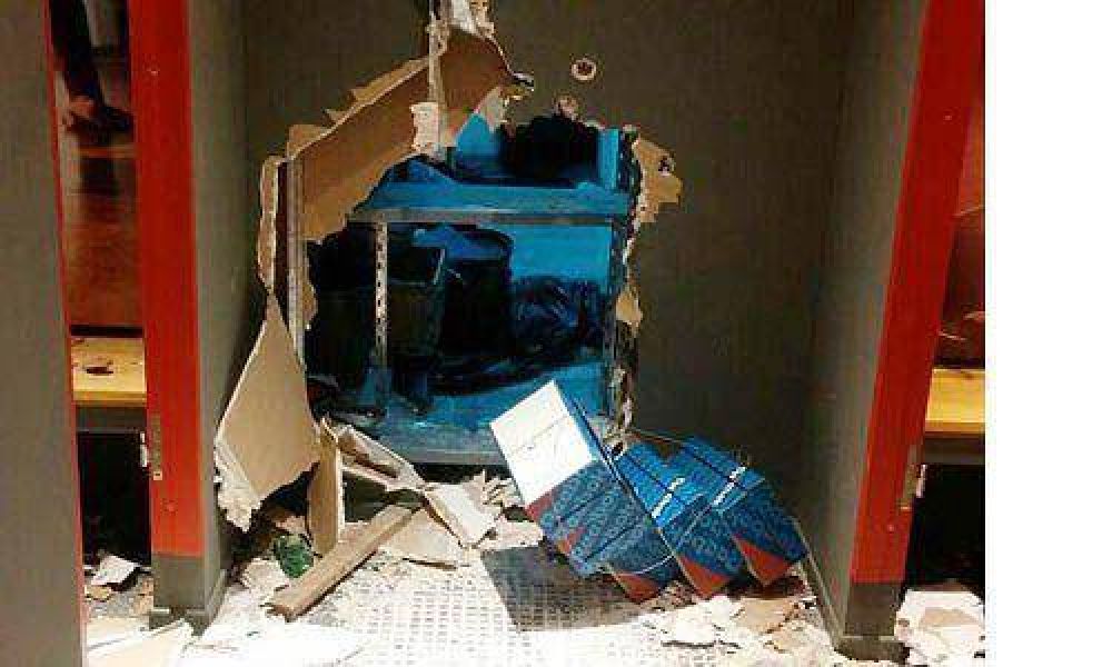 Roban una casa de ropa deportiva en el Kil�metro 50