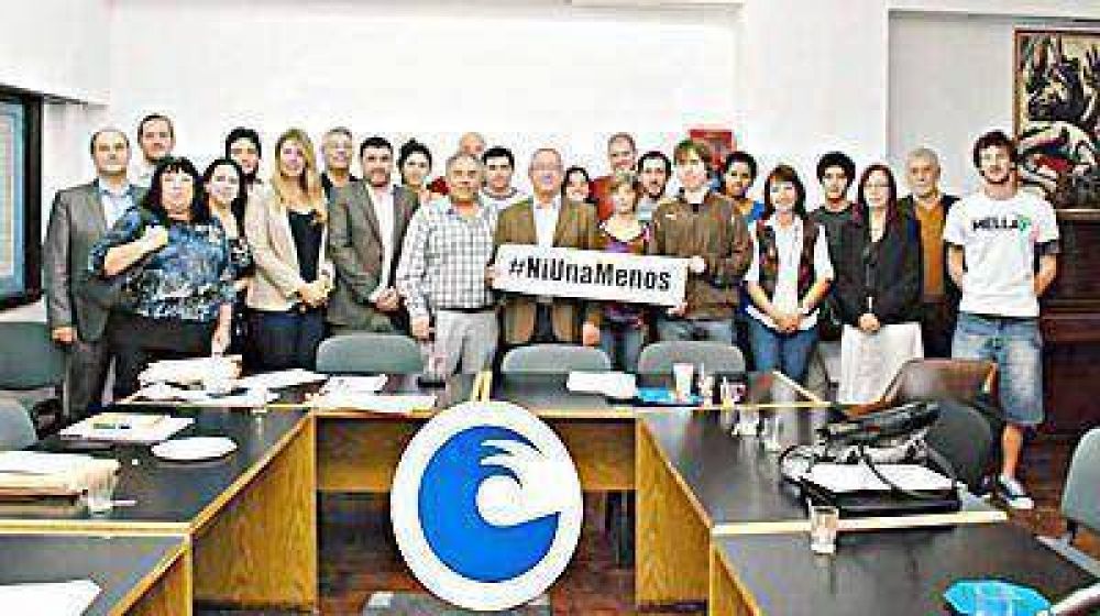 La Universidad adhiri� a la convocatoria contra el femicidio 